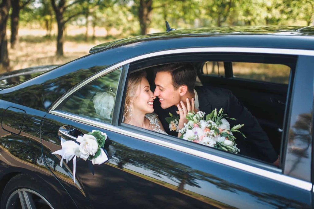 Wedding Limousine Loudoun, Fairfax & DC – Luxury Wedding Car by Dignity Limo